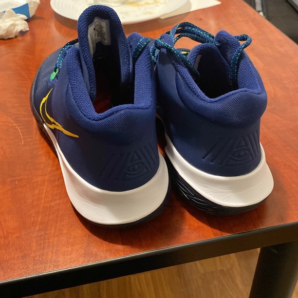 Nike Kyrie flytrap 4 - Picture 2 of 5